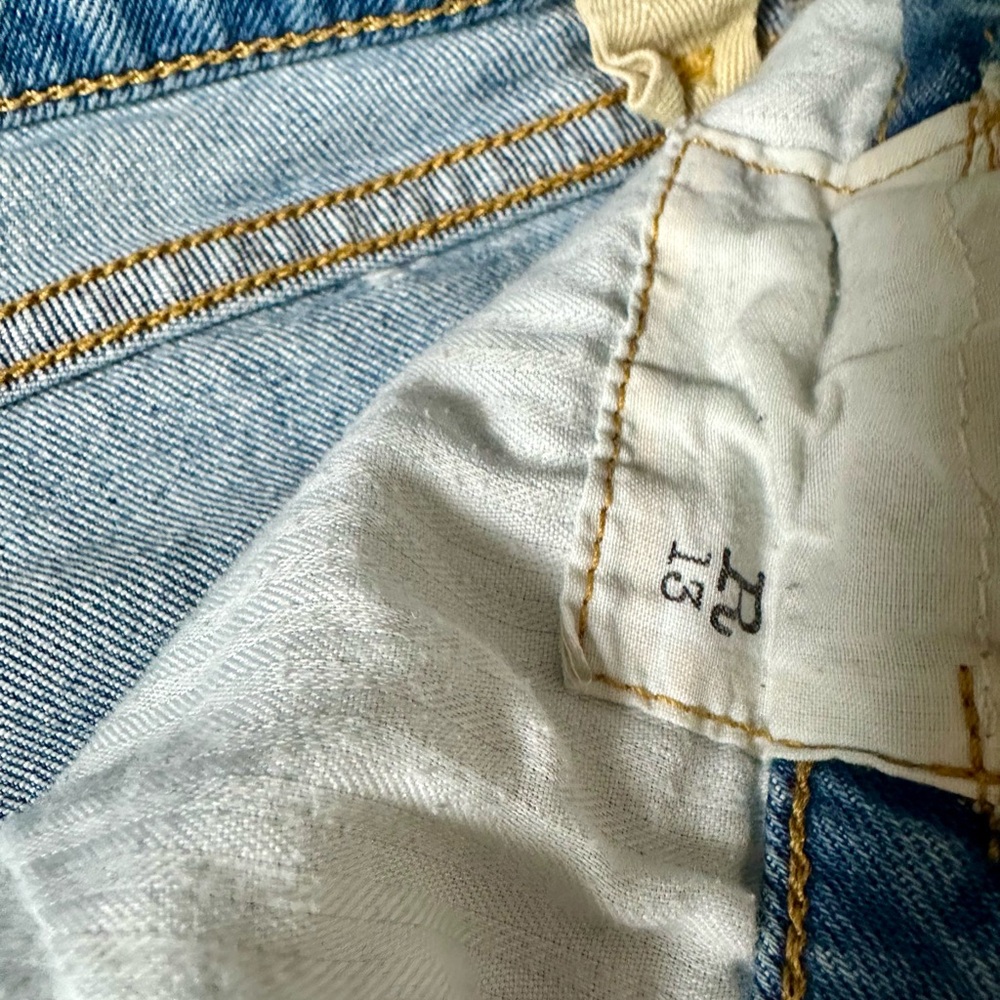 Classic Blue Women's Jeans - Picture 4 of 4